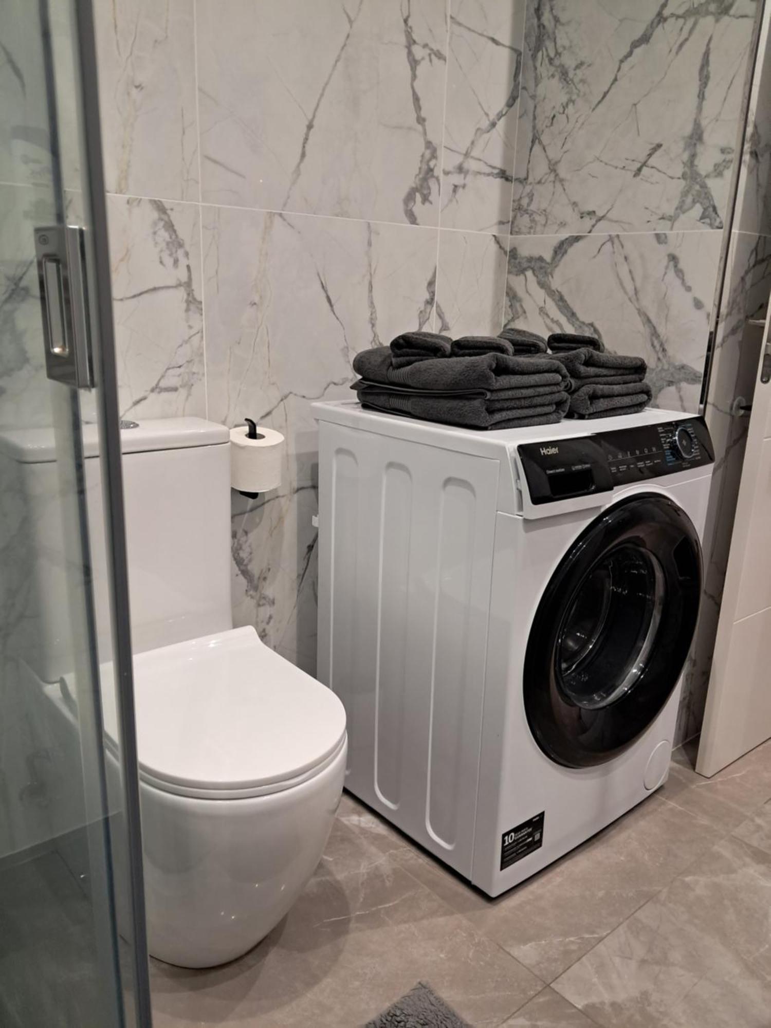 Beautiful New 2br In Golden Mile Of Apartment